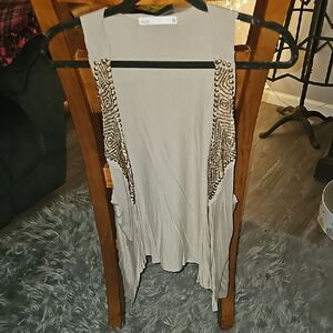InLUV womens fringe vest. Light weight! Size Small!!